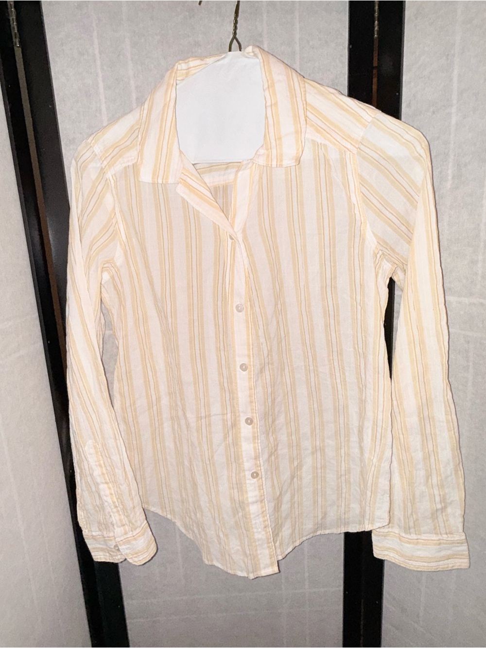 Abercrombie & Fitch White Shirt with Pale Yellow Stripes lightweight